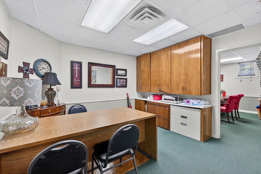 More Photos Of 147 E Hurst Blvd, Hurst Religious Facility For Sale