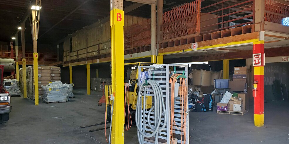 More Photos Of 204 Lecompton Rd, Perry Manufacturing For Lease