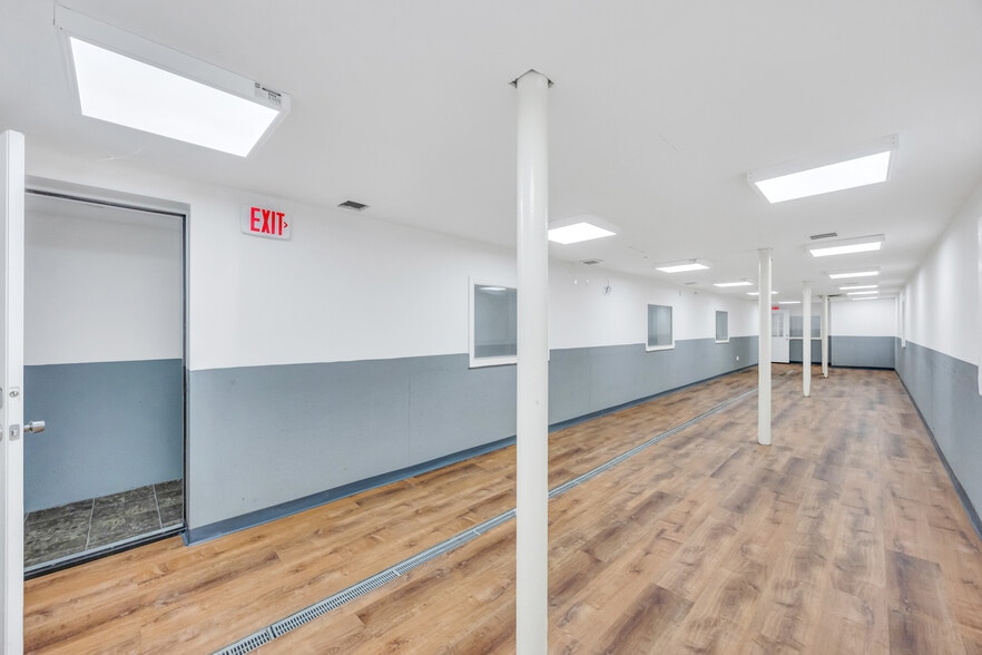 More Photos Of 28 Main St, Hempstead Storefront Retail Residential For Lease