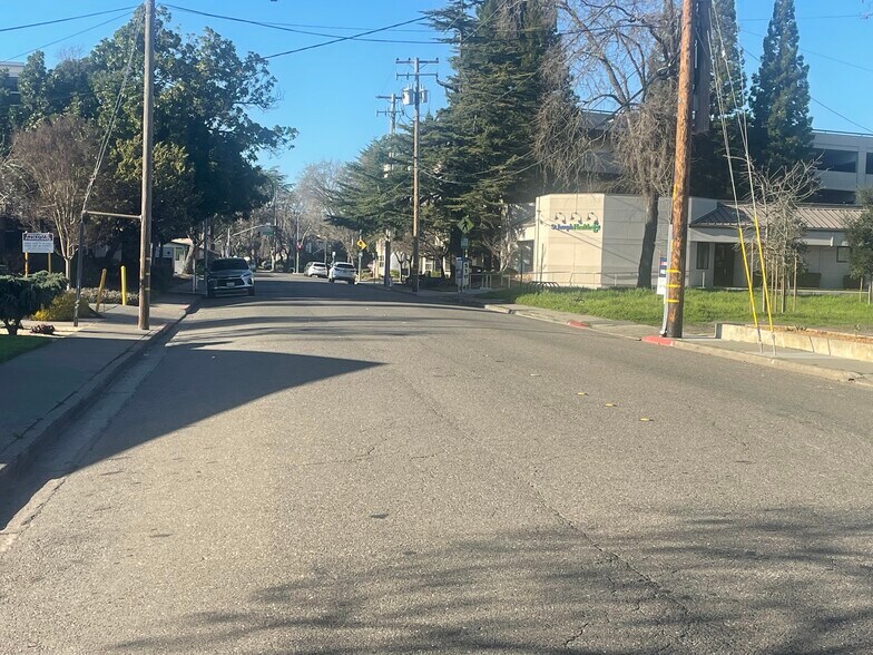 More Photos Of 550 Doyle Park Dr, Santa Rosa Office Residential For Lease