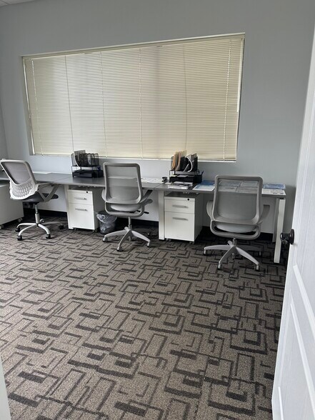 More Photos Of 4610-4630 Eagle Falls Pl, Tampa Warehouse For Lease