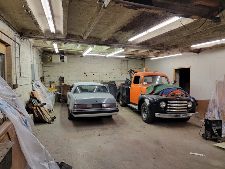 More Photos Of 771 Moon St, Akron Warehouse For Lease