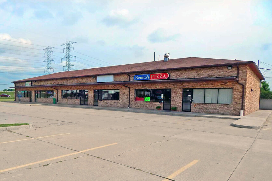 Primary Photo Of 22420-22440 Huron River Dr, Rockwood Storefront Retail Office For Lease