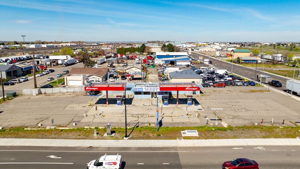 Primary Photo Of 1211 E Lewis St, Pasco Convenience Store For Sale