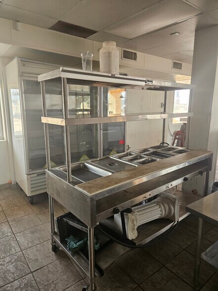 More Photos Of 811 50th St, Lubbock Restaurant For Lease