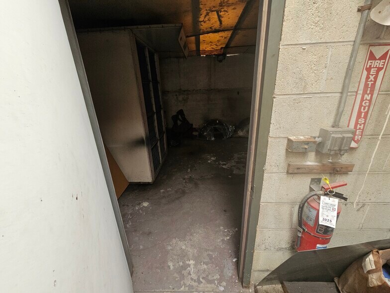 More Photos Of 1737 S Burlington Rd, Bridgeton Flex For Sale