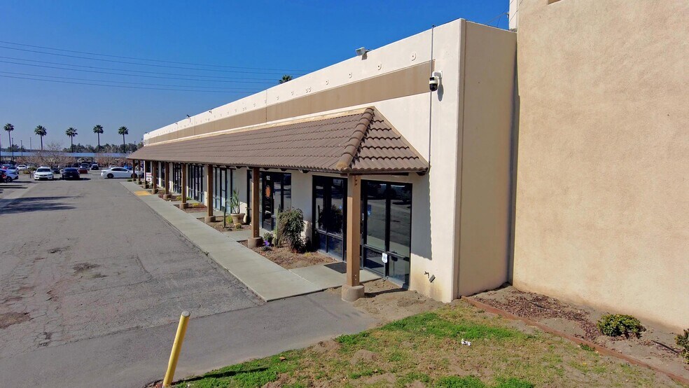 More Photos Of 1894 Commercenter West Dr, San Bernardino Flex For Sale