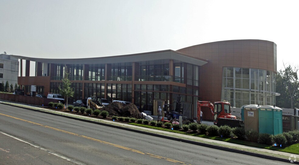 More Photos Of 644 W Putnam Ave, Greenwich Medical For Lease