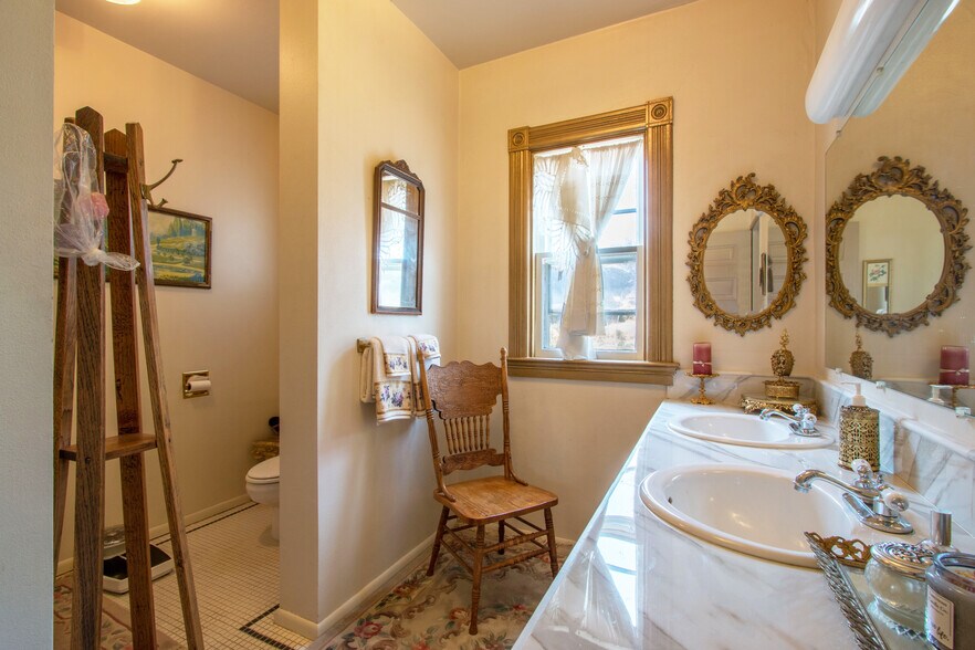 More Photos Of 608 W 6th St, The Dalles Specialty For Sale