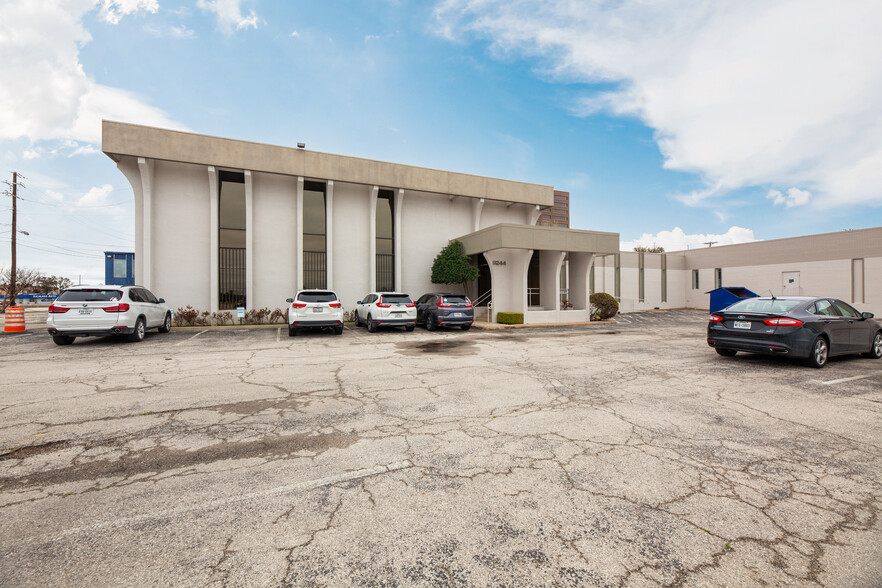 Primary Photo Of 9244 Markville Dr, Dallas Industrial For Lease