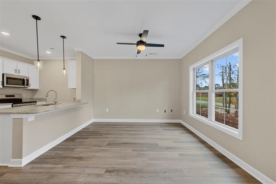 More Photos Of 721 Plano Rd, Bowling Green Apartments For Sale