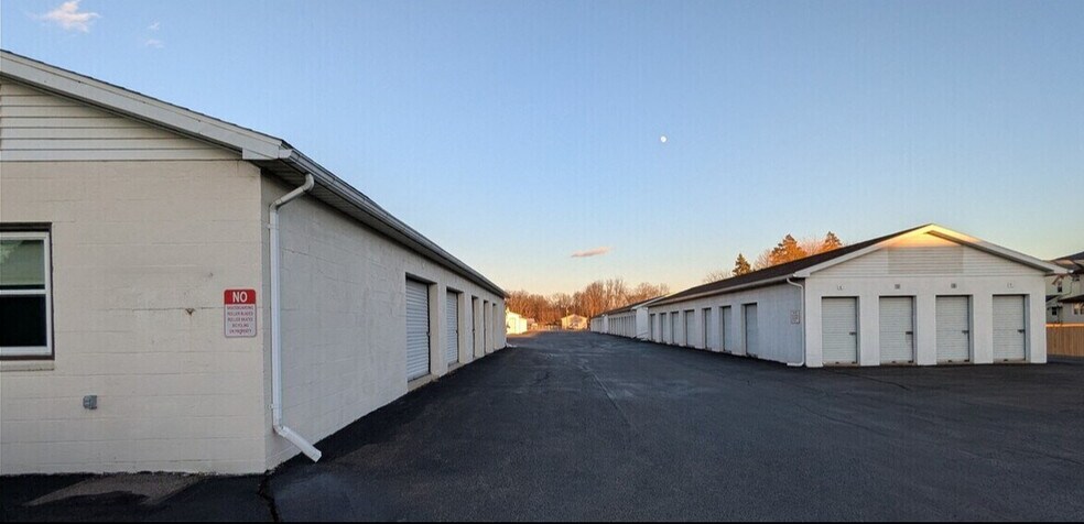 More Photos Of 205 Fleming St, Williamsport Self Storage For Lease
