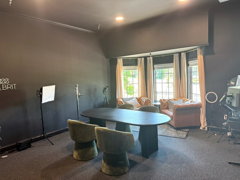 More Photos Of 311 S Royal Oaks Blvd, Franklin Medical For Sale