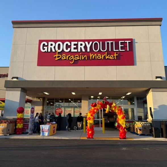 More Photos Of 2175 S Sub Station Rd, Emmett Supermarket For Sale