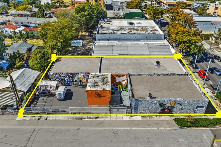 More Photos Of 1000 SW 8th St, Miami Storefront Retail Office For Sale