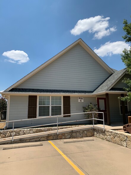 More Photos Of 1310 Weatherford Hwy, Granbury Light Distribution For Lease
