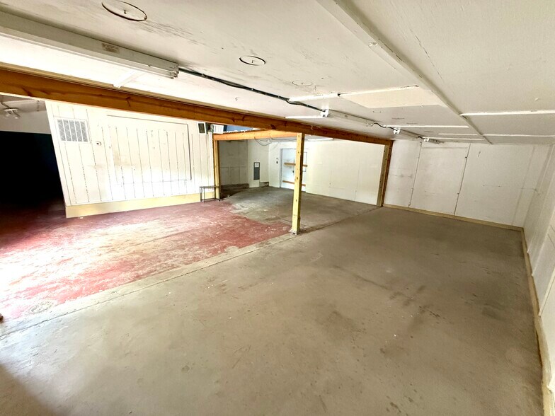 More Photos Of 4612 Burnet Rd, Austin Freestanding For Sale