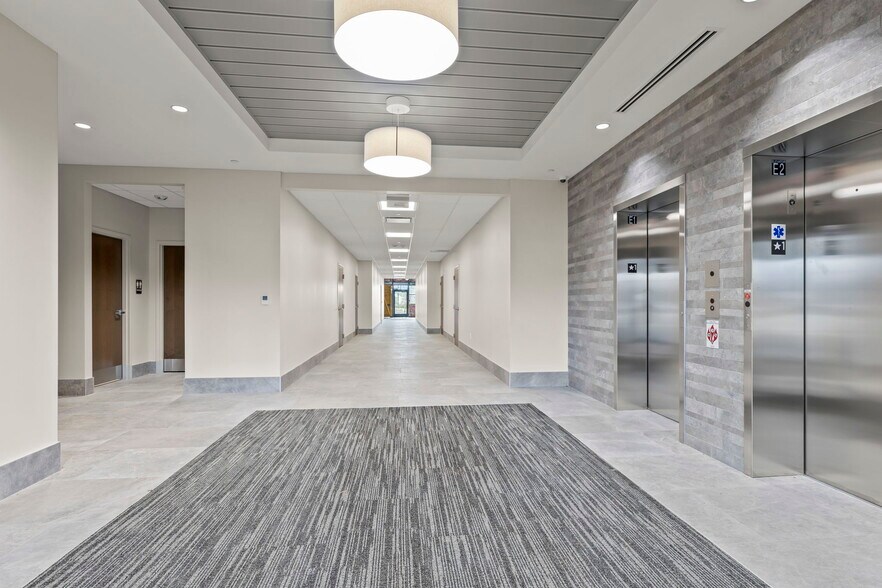More Photos Of 6455 W Campus Oval, New Albany Medical For Lease