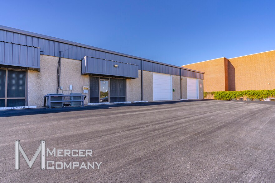 More Photos Of 801 Secretary Dr, Arlington Warehouse For Lease