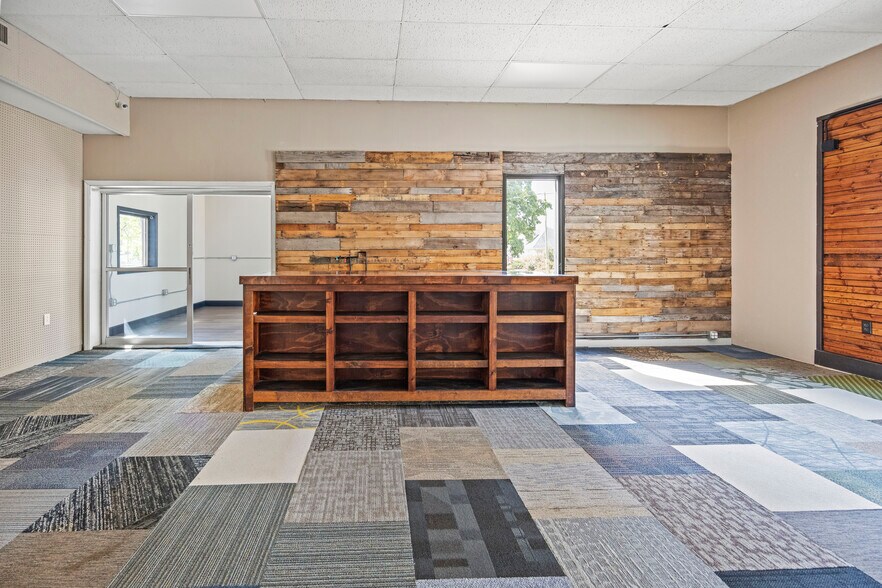 More Photos Of 518 Jefferson St, Fulton Flex For Lease