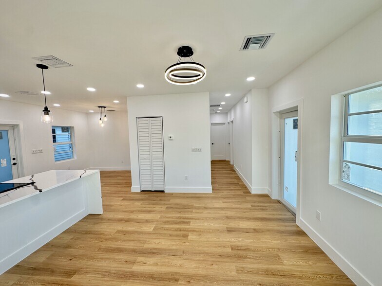 More Photos Of 931 N J St, Lake Worth Beach Apartments For Sale