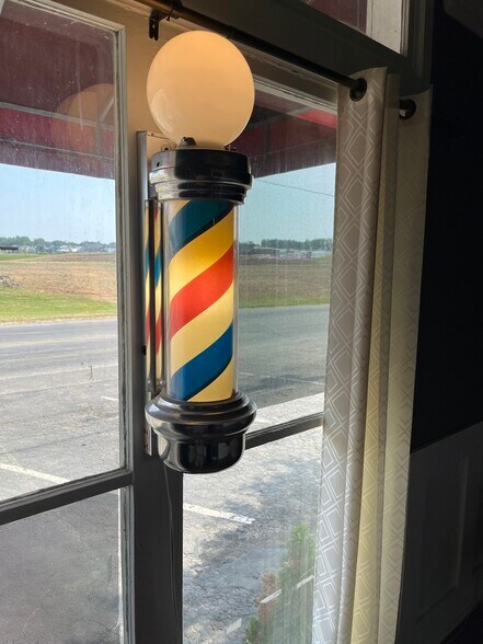 More Photos Of 1550 Lewis Center Rd, Lewis Center Freestanding For Sale