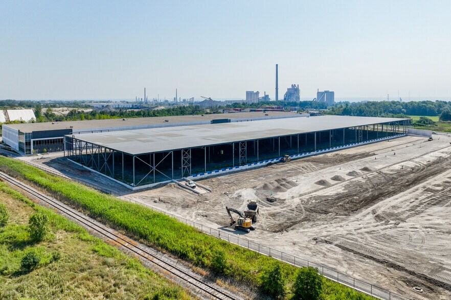 More Photos Of 795 Hazelhurst Rd, Mississauga Warehouse For Lease