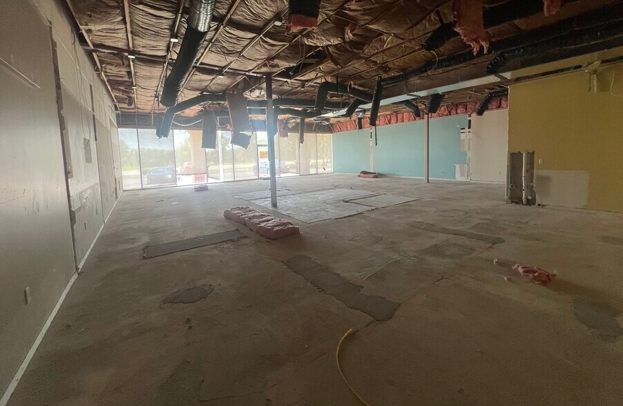 More Photos Of 10646 W Central, Wichita General Retail For Lease