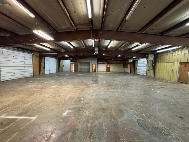 More Photos Of 2458 I 70 Business Loop, Grand Junction Service For Lease