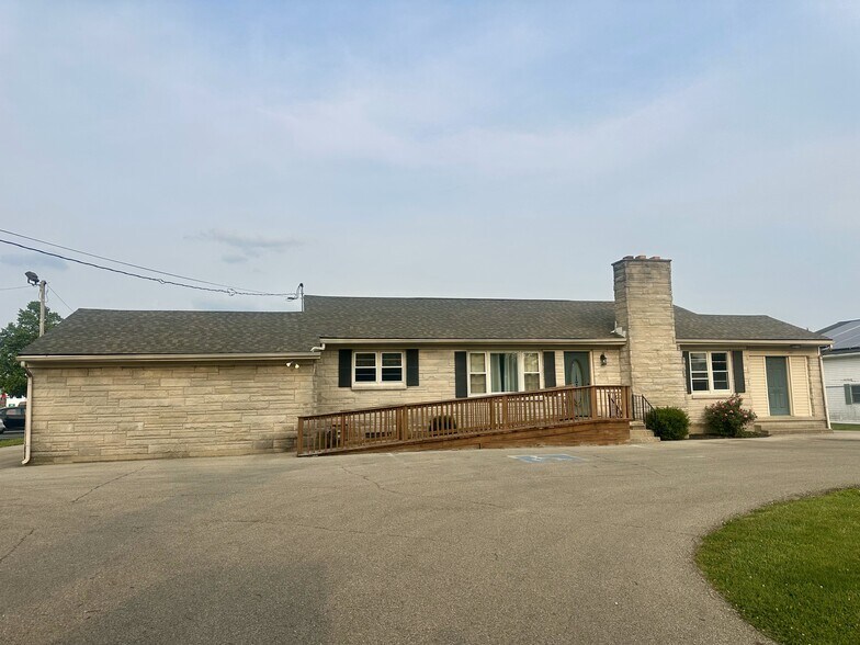 More Photos Of 2600 N Park Rd, Connersville Flex For Sale