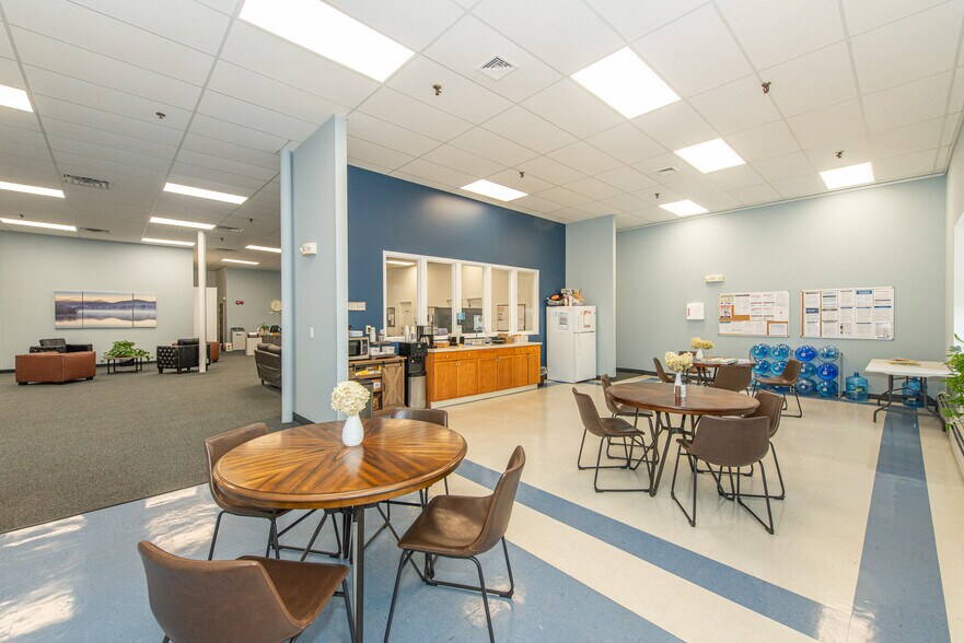 More Photos Of 83 Spring St, Newton Office For Sale