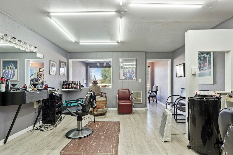 More Photos Of 14144 Market St, Walnut Grove Storefront For Sale