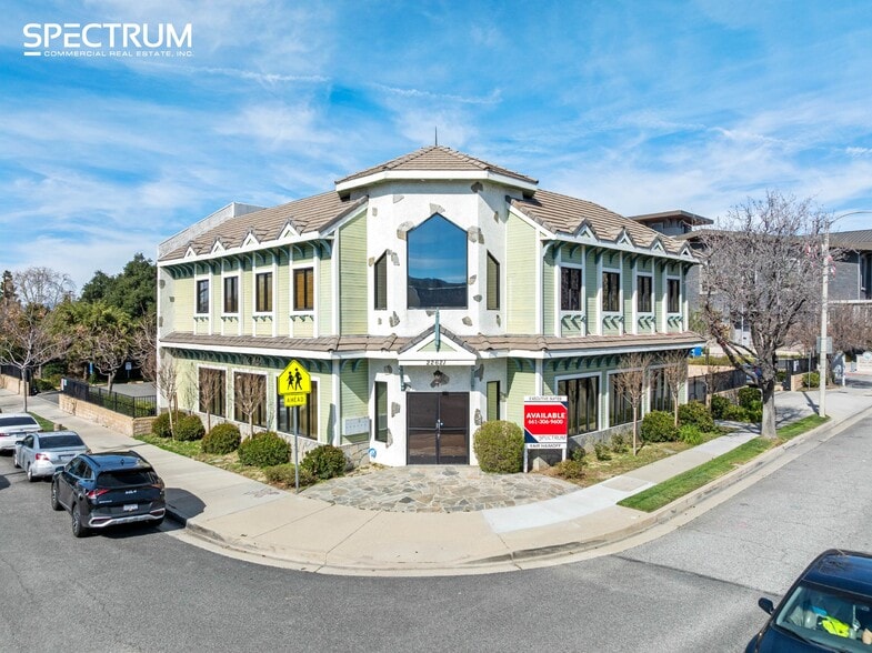 Primary Photo Of 22621 Lyons Ave, Santa Clarita Medical For Sale