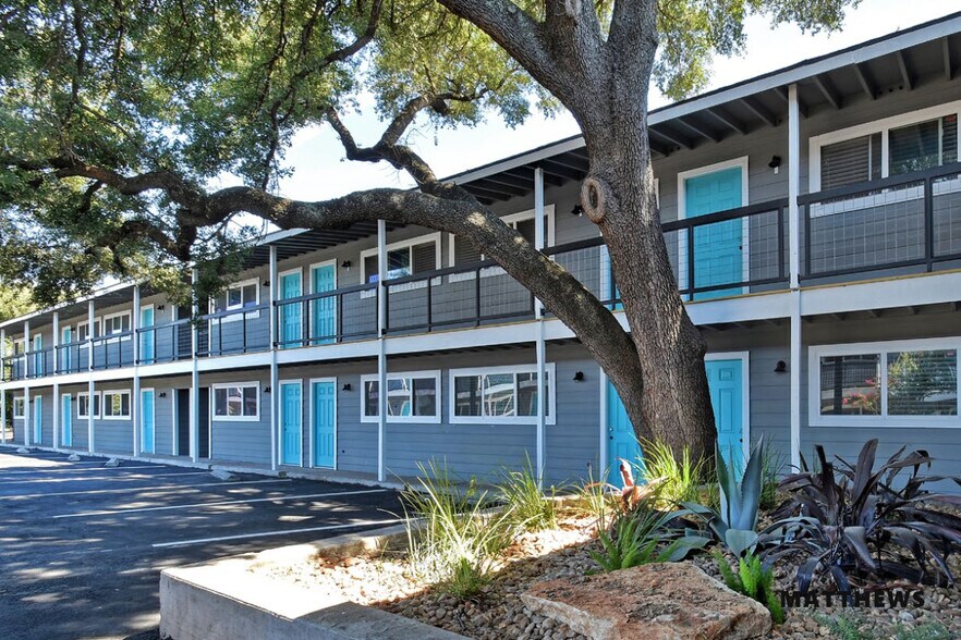 Primary Photo Of 4719 Harmon Ave, Austin Apartments For Sale