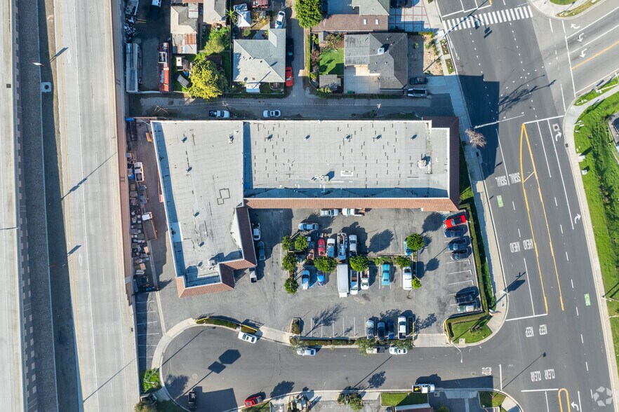 More Photos Of 110 N Washburn Cir, Corona Storefront Retail Office For Lease