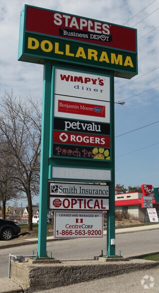 More Photos Of 4 Banff Rd, Uxbridge Unknown For Lease