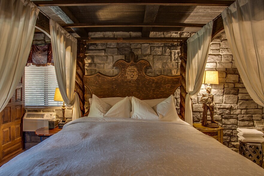 More Photos Of 315 Commercial St, Leavenworth Hotel For Sale