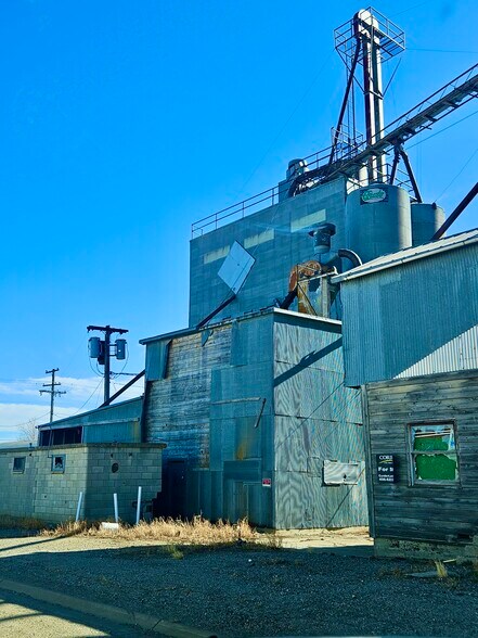 More Photos Of 120 4th Ave SE, Conrad Industrial For Sale