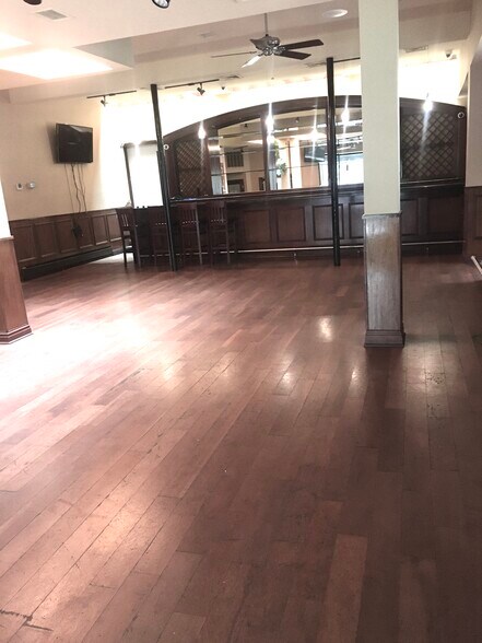 More Photos Of 36 Main St, Madison Storefront For Lease