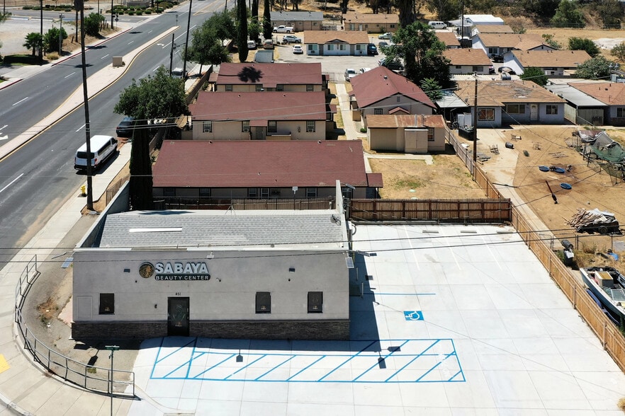 More Photos Of 451 Iowa Ave, Riverside Convenience Store For Sale