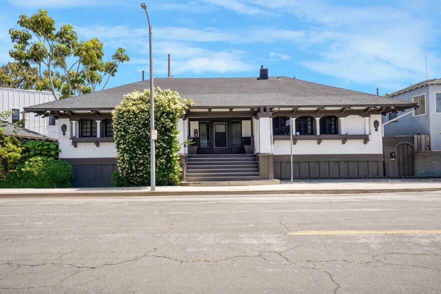 Primary Photo Of 1300 Riviera Ave, Venice Apartments For Sale