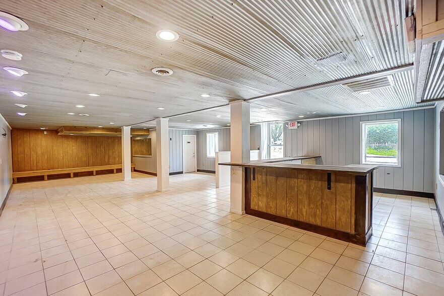 More Photos Of 6987 New Haven Rd, Harrison Restaurant For Sale