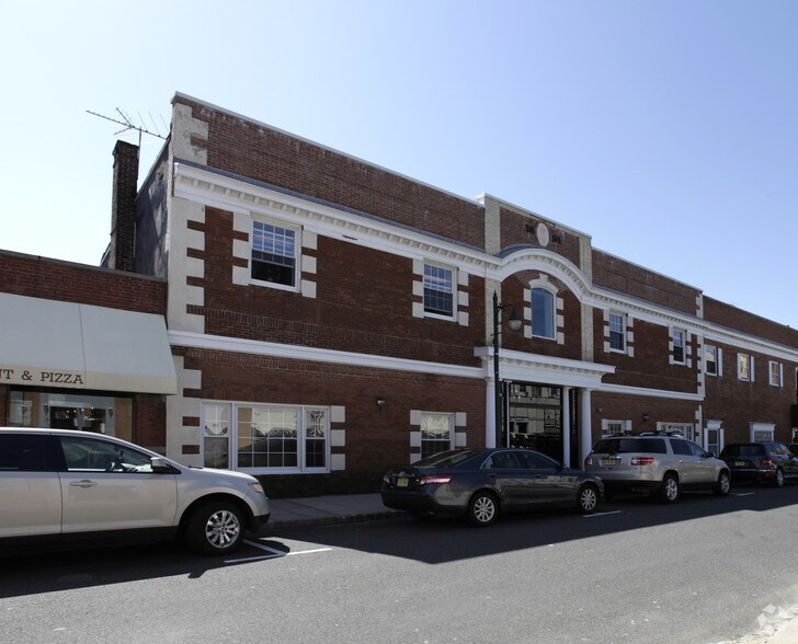 More Photos Of 12 Bank St, Summit Storefront Retail Office For Lease