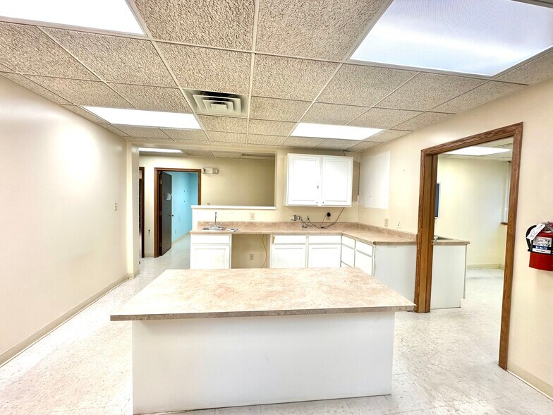 More Photos Of 100-120 E 90th Dr, Merrillville Office For Lease