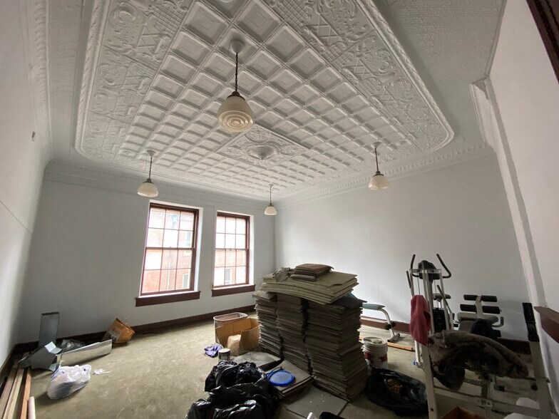 More Photos Of 947 Aisquith St, Baltimore Religious Facility For Sale