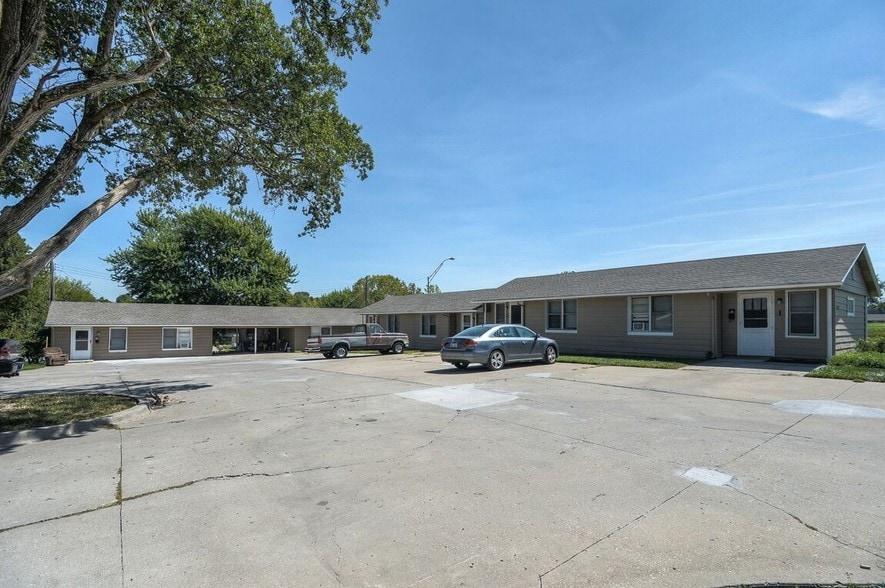 More Photos Of 1109 N Scott Ave, Belton Apartments For Sale