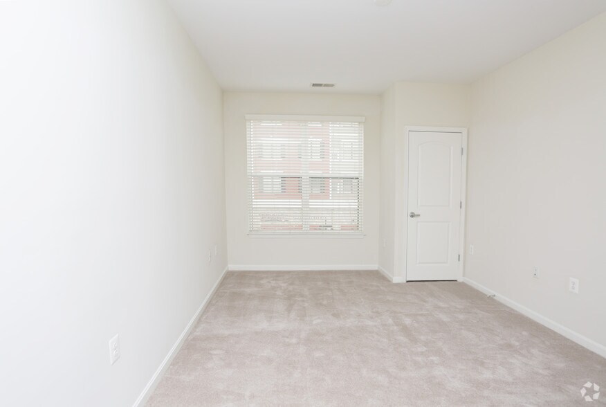 More Photos Of 2300 Washington Pl NE, Washington Apartments For Lease