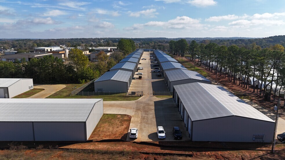 More Photos Of 4097 US Highway 271, Tyler Warehouse For Lease