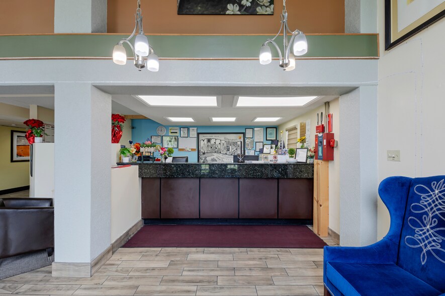 More Photos Of 2490 Green Mountain Dr, Branson Hotel For Sale