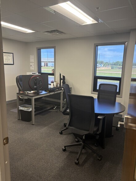 More Photos Of 175 Corporate Dr, Batesville Industrial For Lease